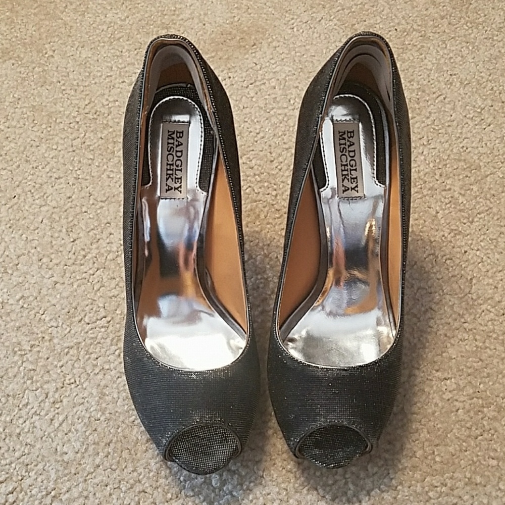 Badgley Mischka Metallic Gray